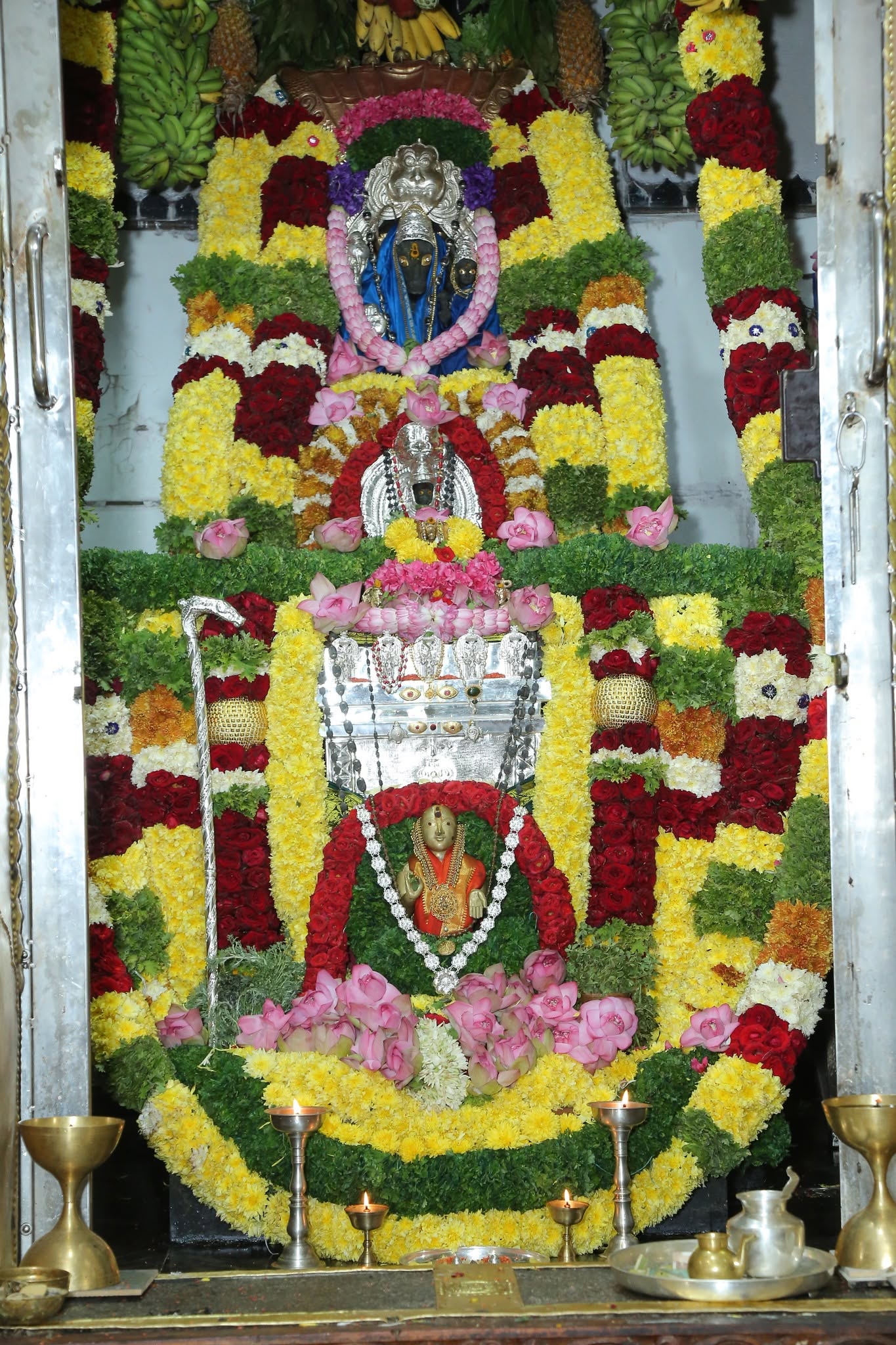 Right Decoration